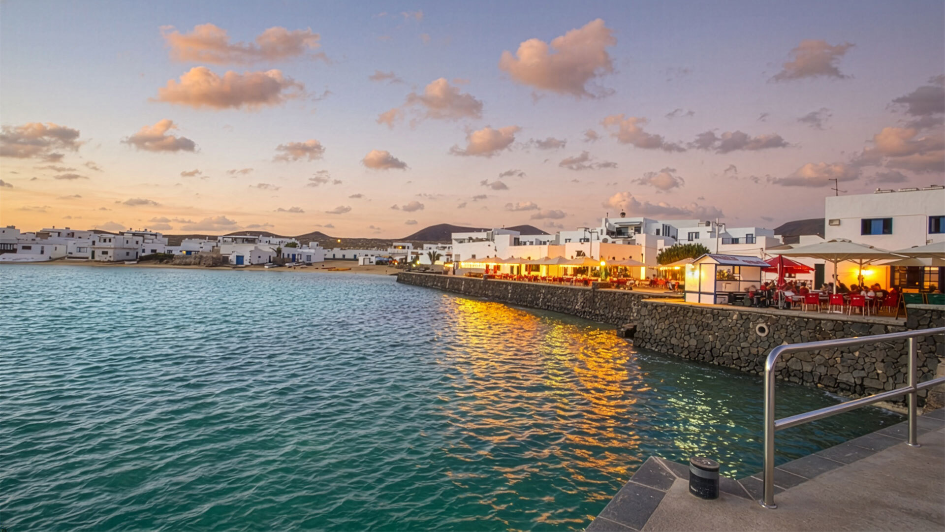 Blick über den Hafen von Caleta de Sebo