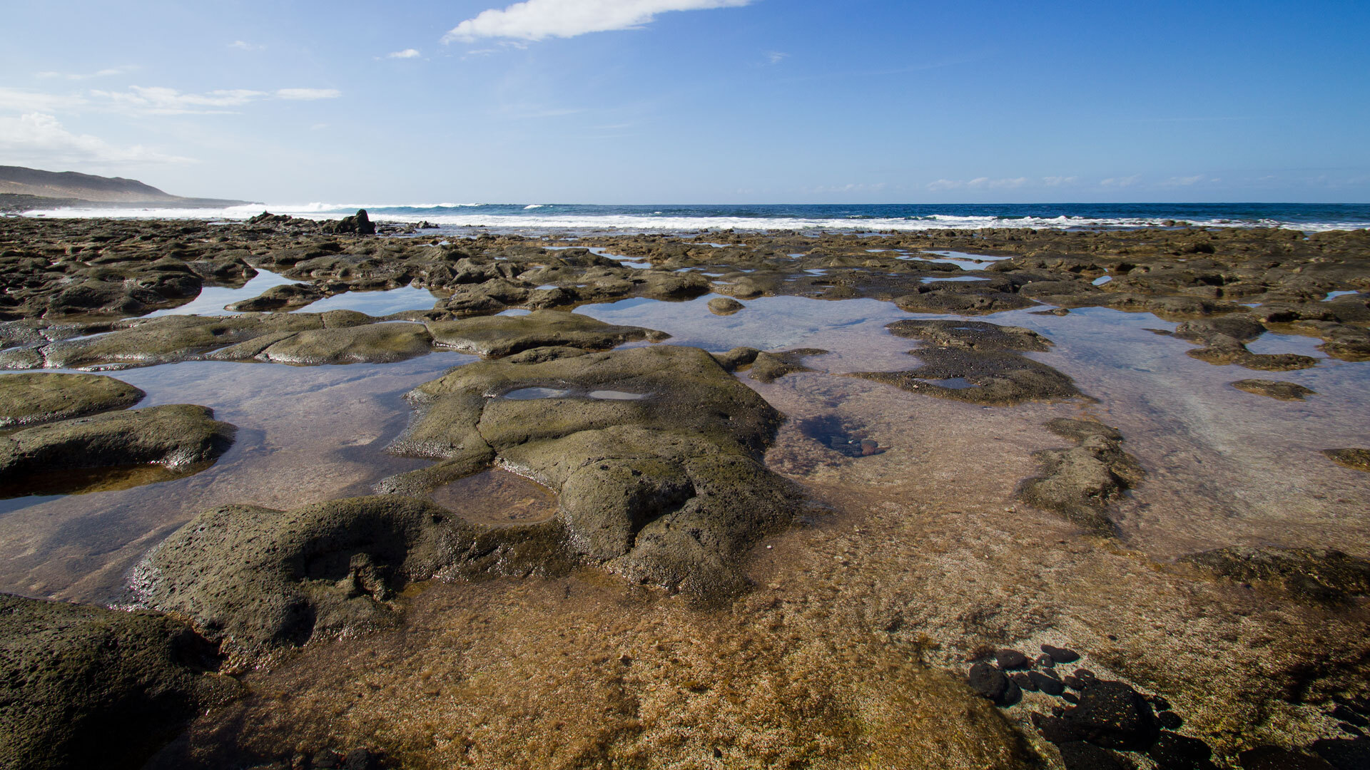 Basaltformationen an der Westküste von La Graciosa