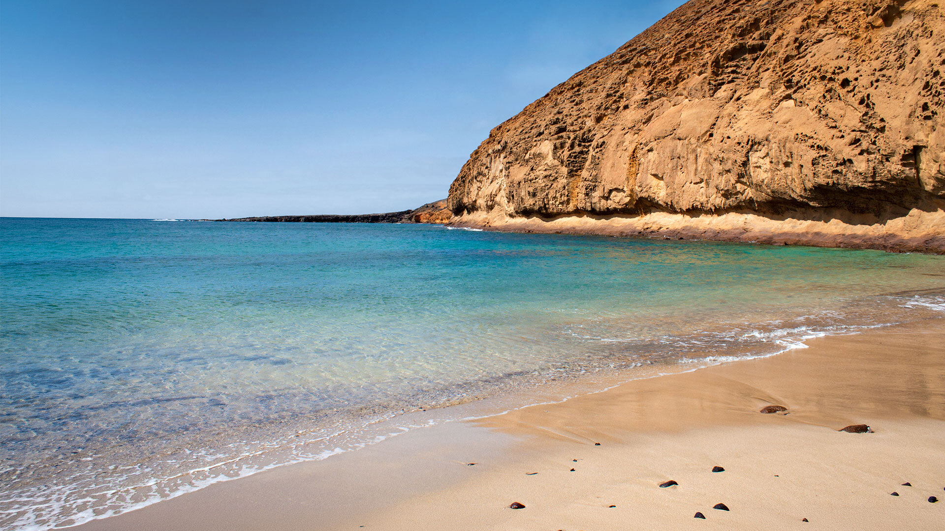 Playa de la Cocina am Fuß des Montaña Amarilla