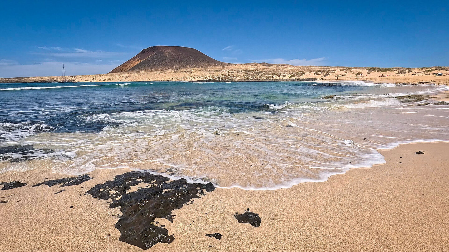 die Badebucht Playa Francesa auf La Graciosa